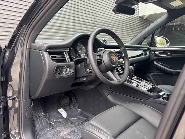 New 2026 Porsche Macan S AWD/4WD image 4