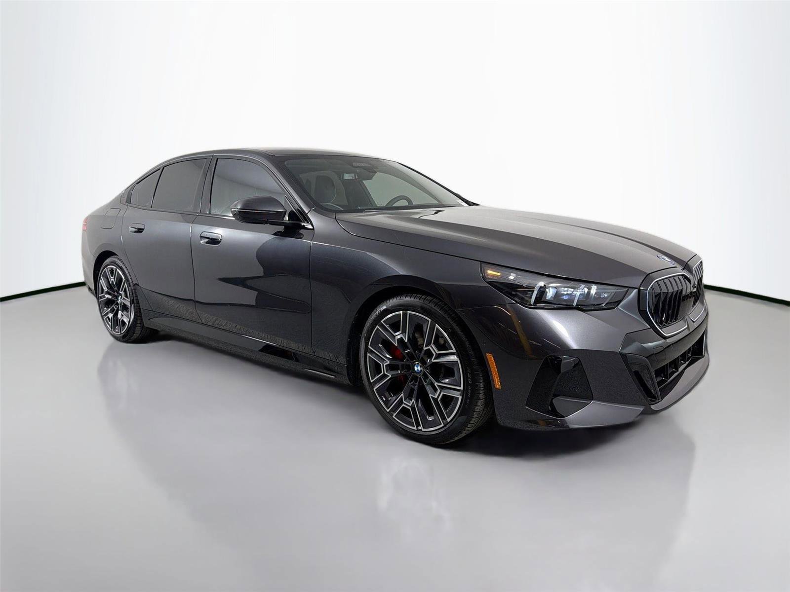 New 2026 BMW 550e xDrive w/ Executive Package image 3