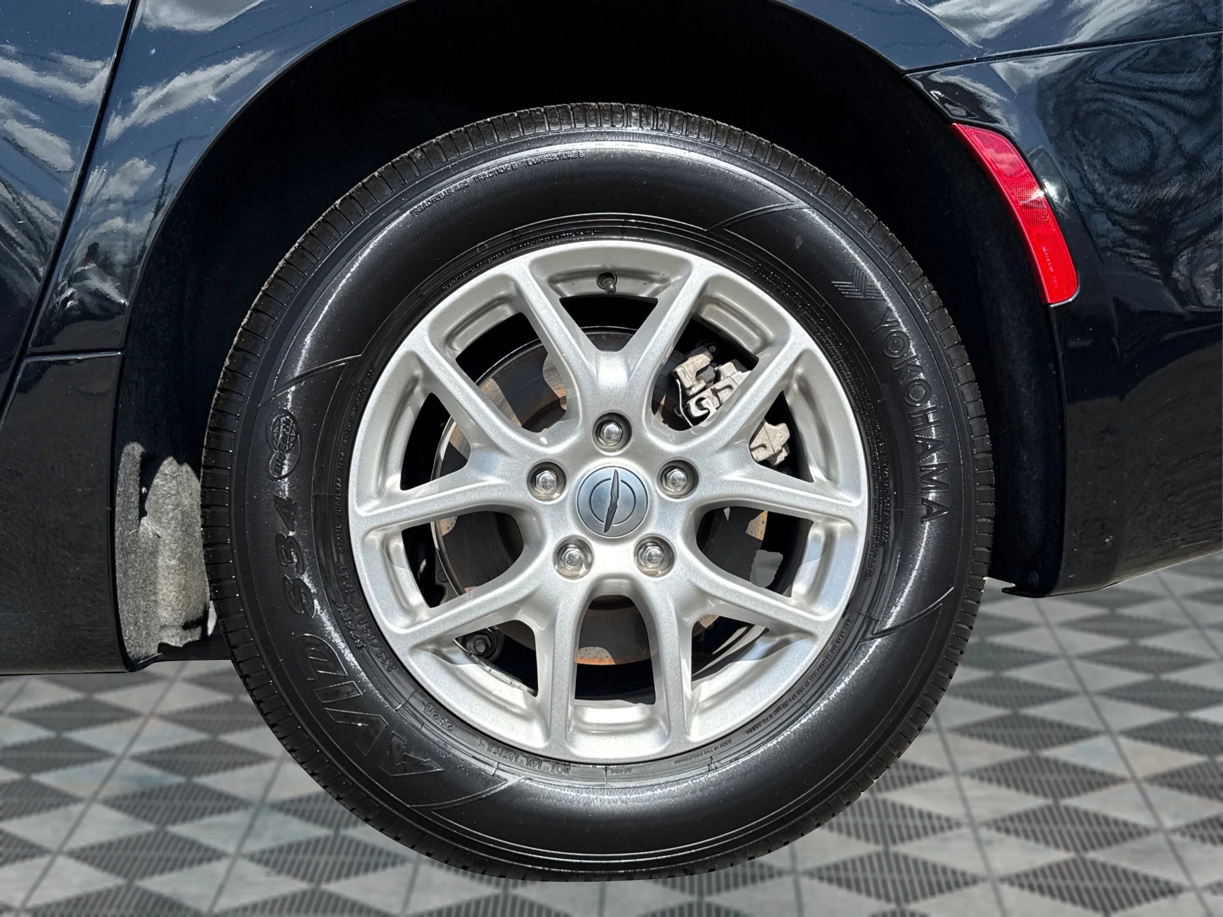 Used 2024 Chrysler Voyager LX FWD image 21