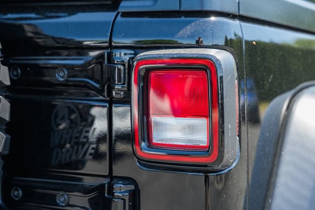 Used 2022 Jeep Wrangler Unlimited Sport AWD/4WD image 8