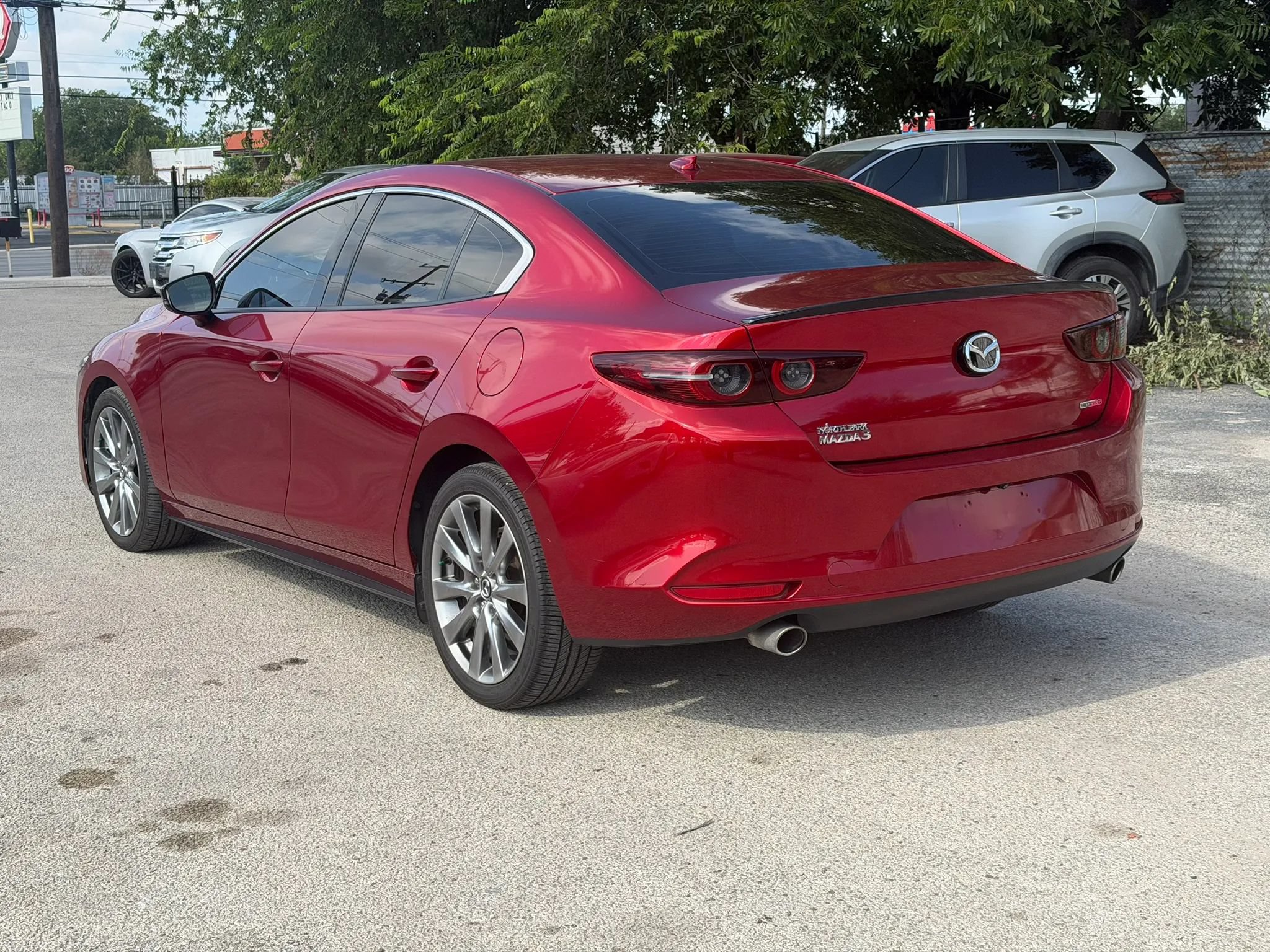 Used 2020 MAZDA MAZDA3 Sedan w/ Black Accent Package FWD image 4