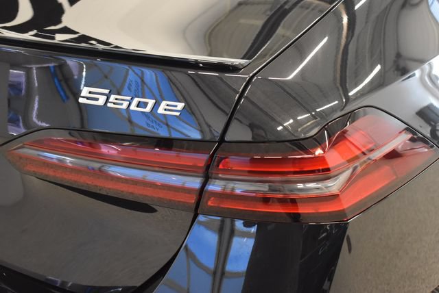 New 2027 BMW 550e xDrive w/ Executive Package AWD/4WD image 12