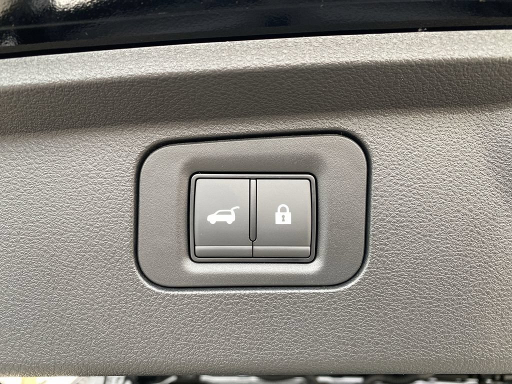 New 2025 Nissan Armada SL w/ Captain's Chari Seat Package AWD/4WD image 15