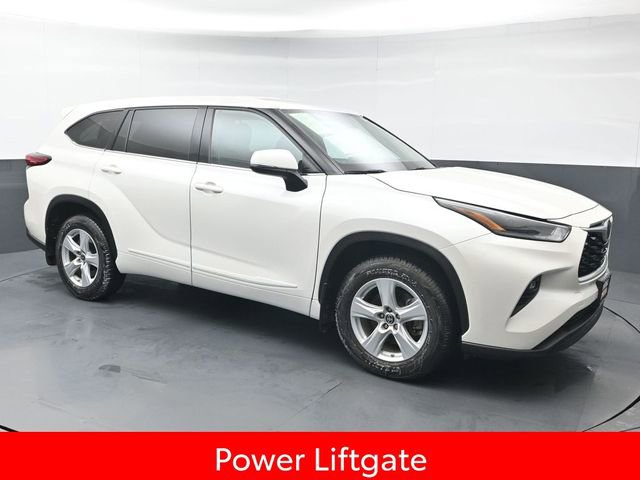 Used 2021 Toyota Highlander LE AWD/4WD image 9