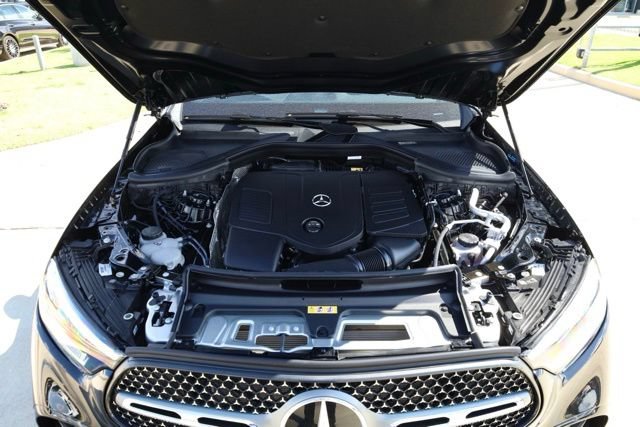 Used 2026 Mercedes-Benz GLC 300 image 11
