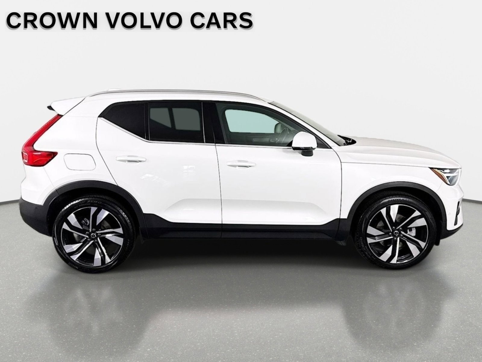 Used 2023 Volvo XC40 B5 Plus w/ Protection Package Premier AWD/4WD image 5