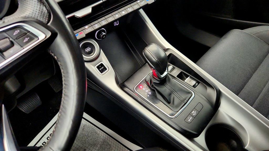 Used 2024 Dodge Hornet R/T w/ Tech Pack w/o Parking image 16