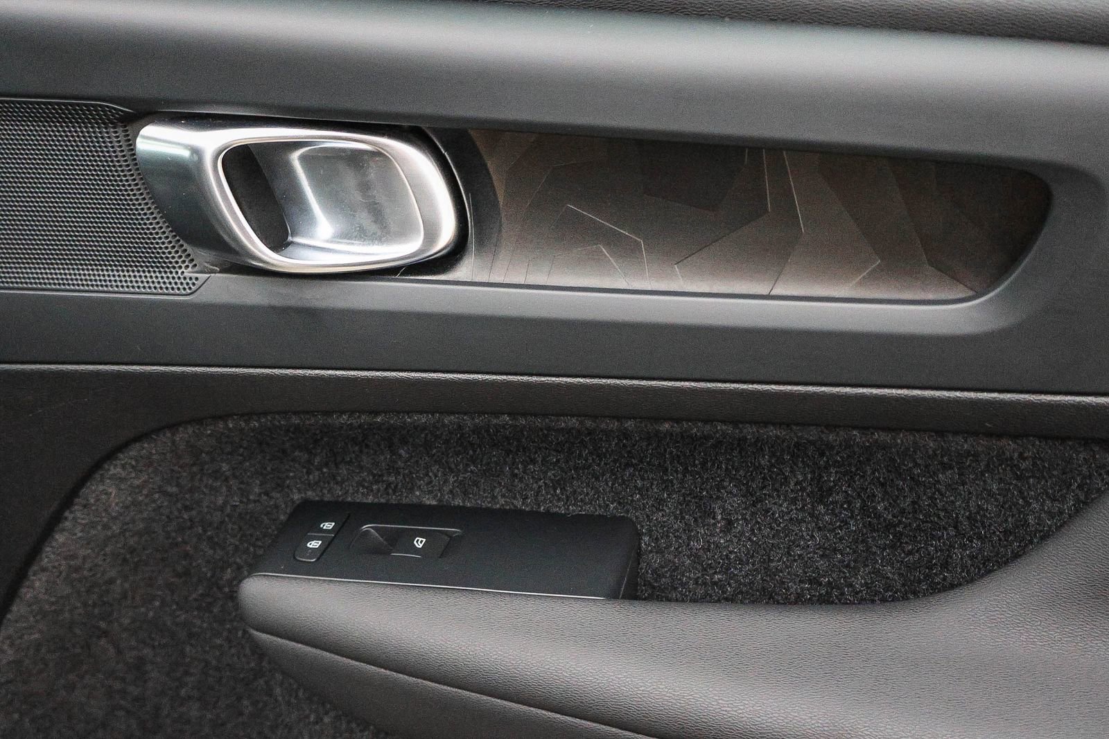 Used 2023 Volvo XC40 Recharge Plus image 21