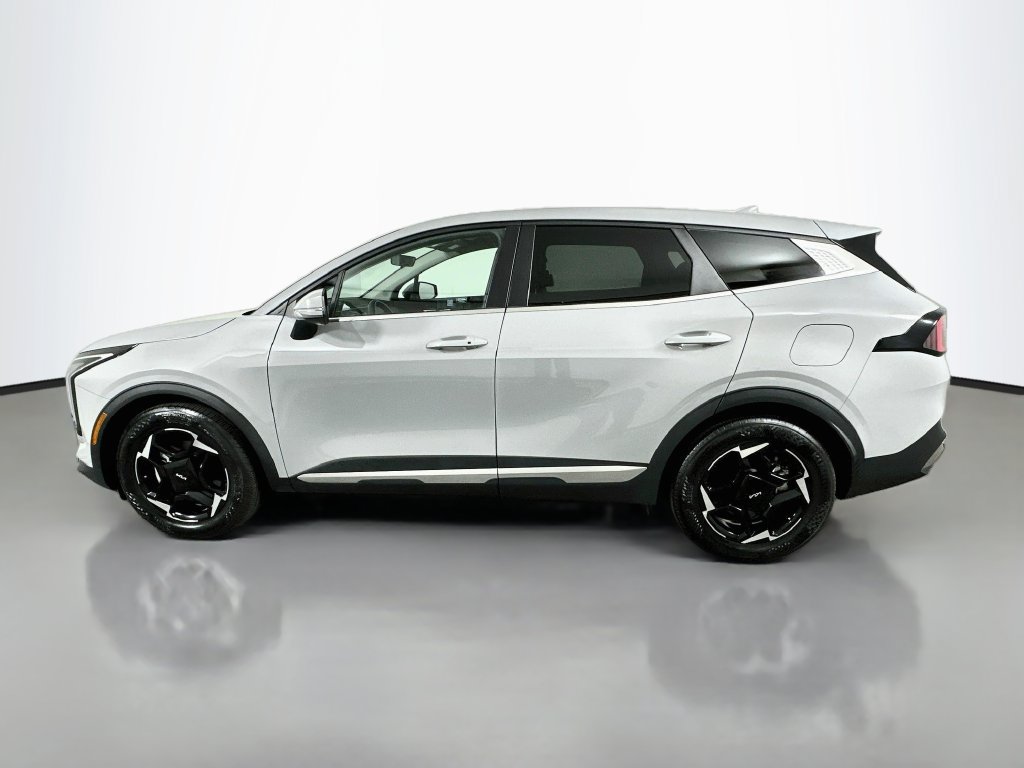 Used 2026 Kia Sportage EX FWD image 8