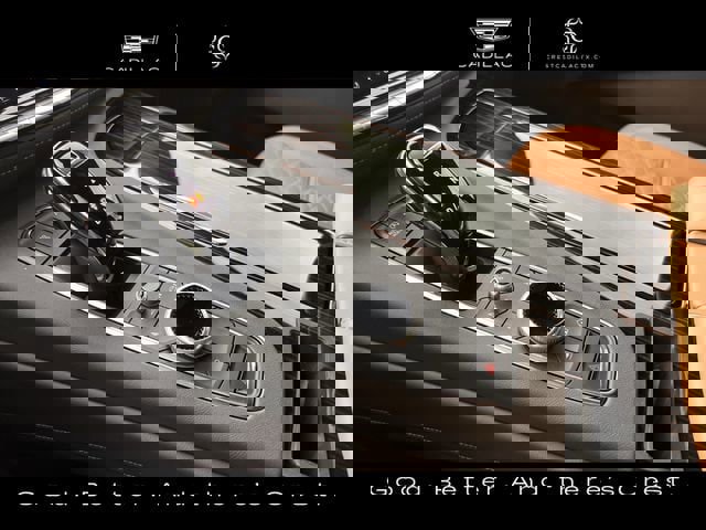 Used 2024 Cadillac Escalade Premium Luxury w/ Performance Package image 20