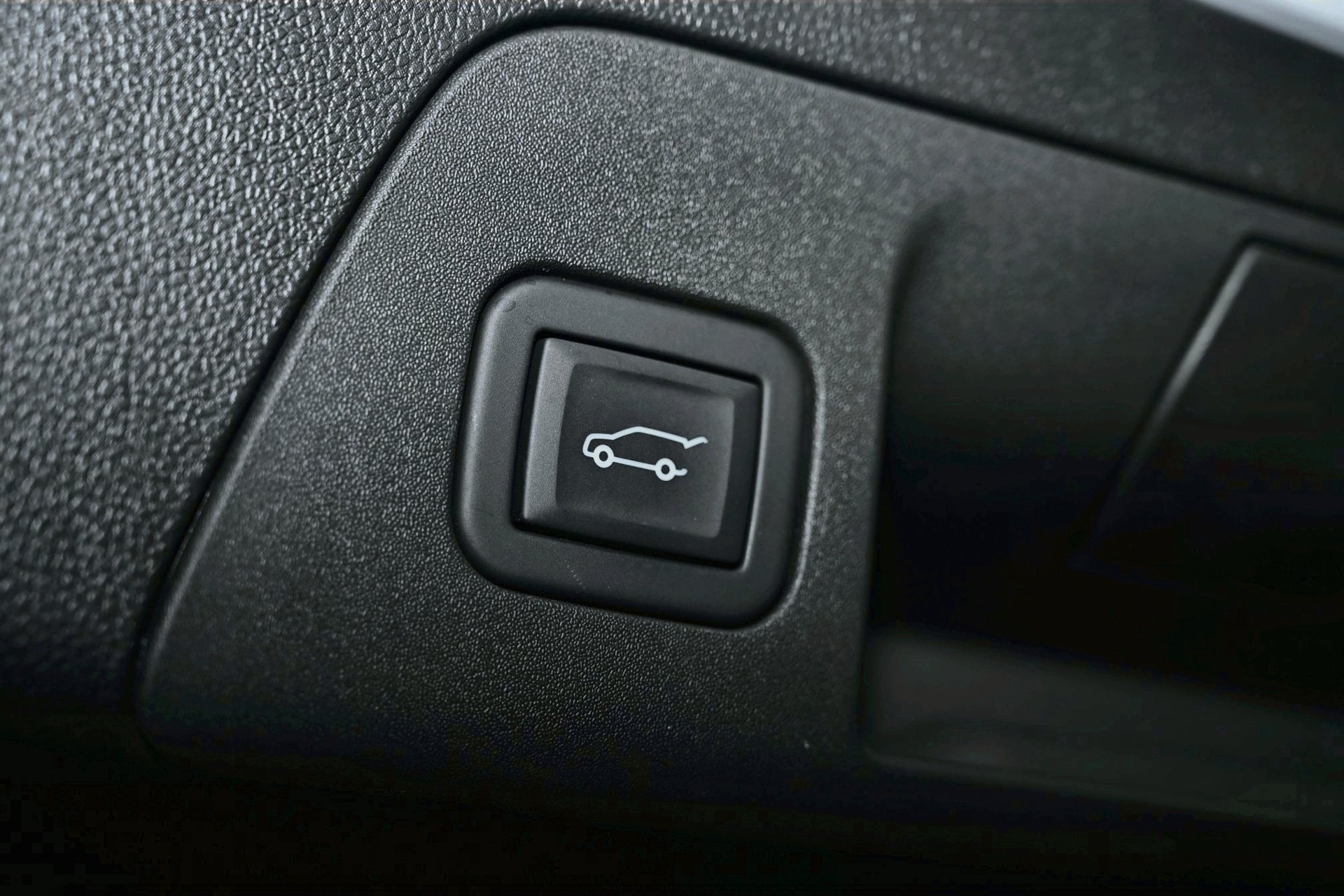 Used 2023 Buick Envision Essence AWD/4WD image 12