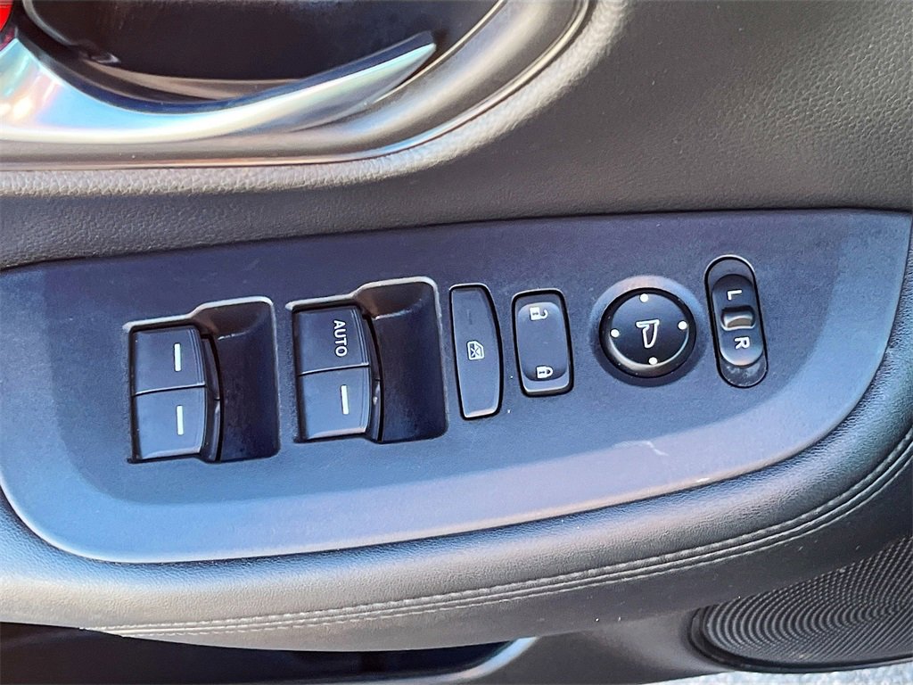 Used 2023 Honda HR-V LX image 17