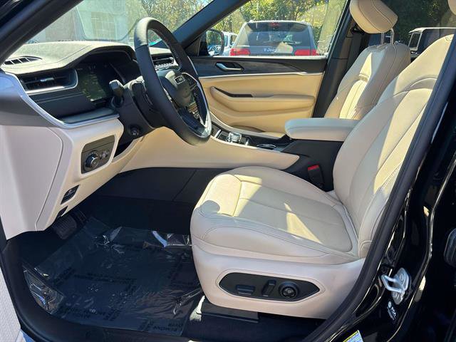 New 2025 Jeep Grand Cherokee L Limited image 11