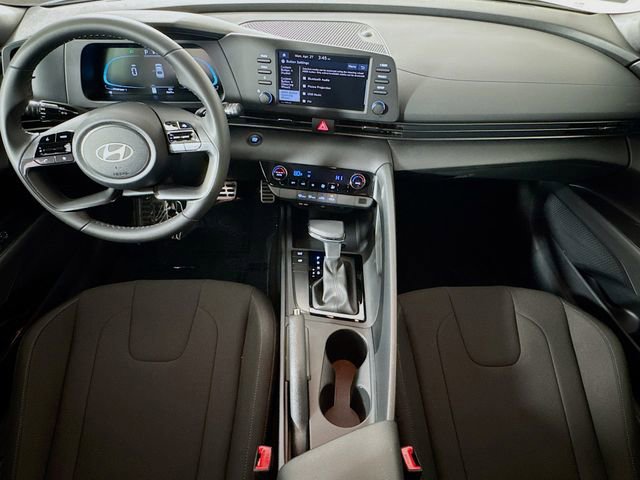 Certified 2025 Hyundai Elantra Sport FWD image 23