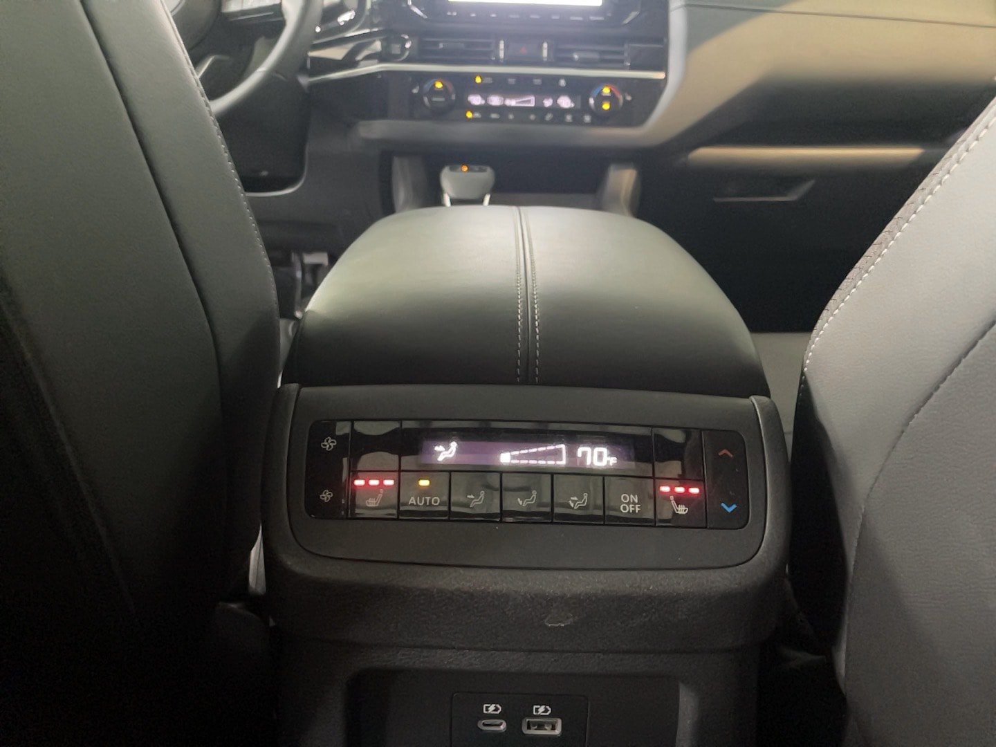 Used 2025 Nissan Pathfinder SL w/ SL Premium Package AWD/4WD image 9
