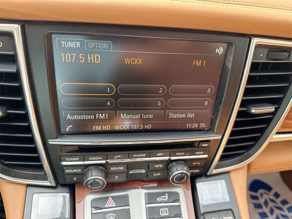 Used 2015 Porsche Panamera Turbo image 16