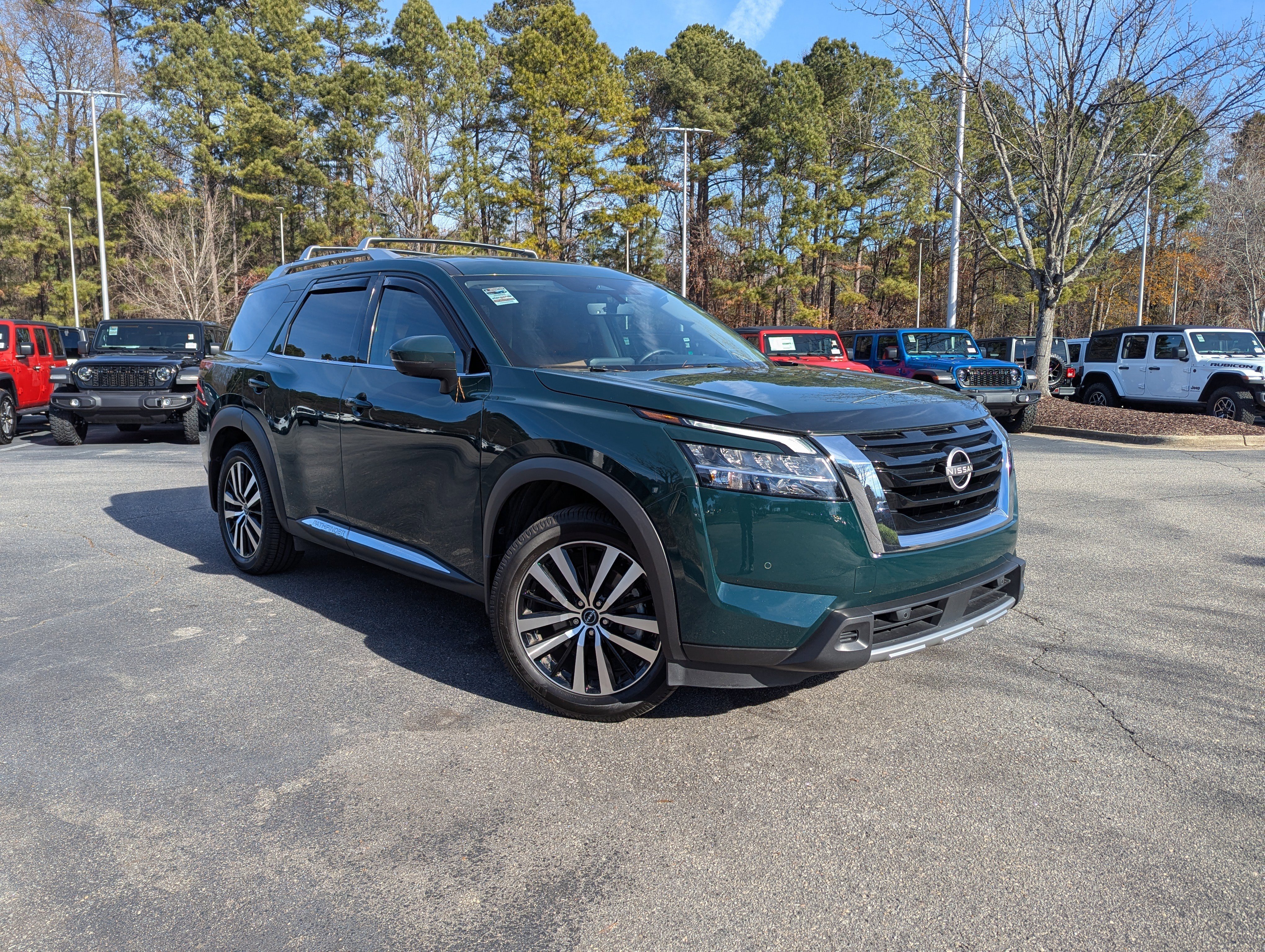 Used 2023 Nissan Pathfinder Platinum w/ Cargo Package image 3