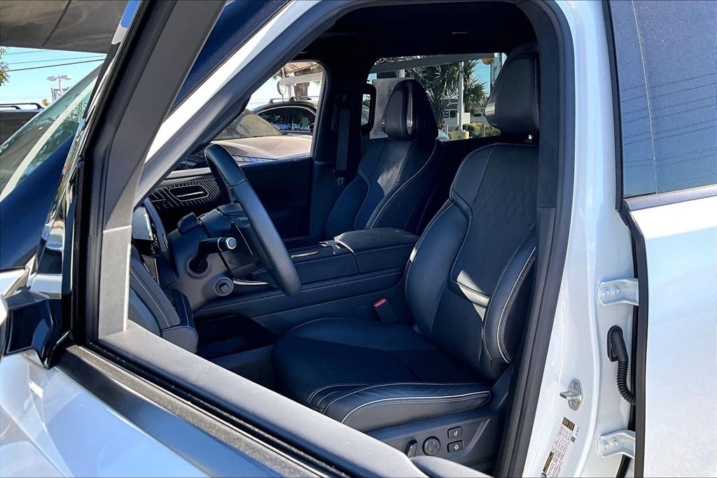Used 2026 INFINITI QX80 Autograph w/ Premium Cargo Package AWD/4WD image 34