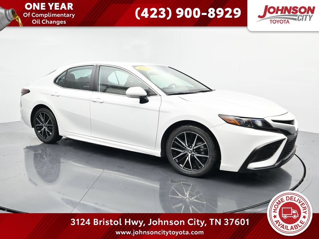 Used 2024 Toyota Camry SE FWD image 1