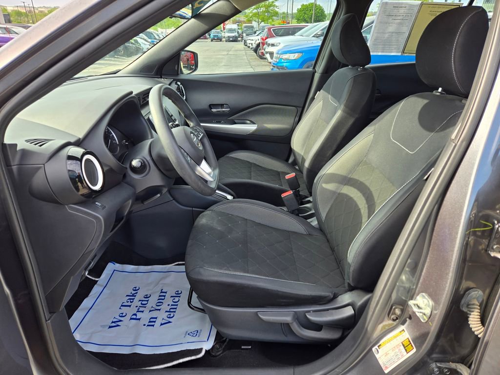 Used 2018 Nissan Kicks SV FWD image 11