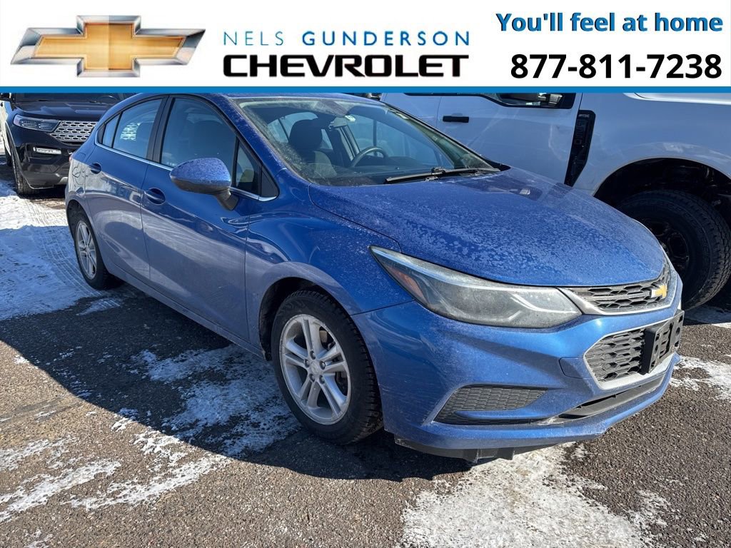 Used 2017 Chevrolet Cruze LT image 2