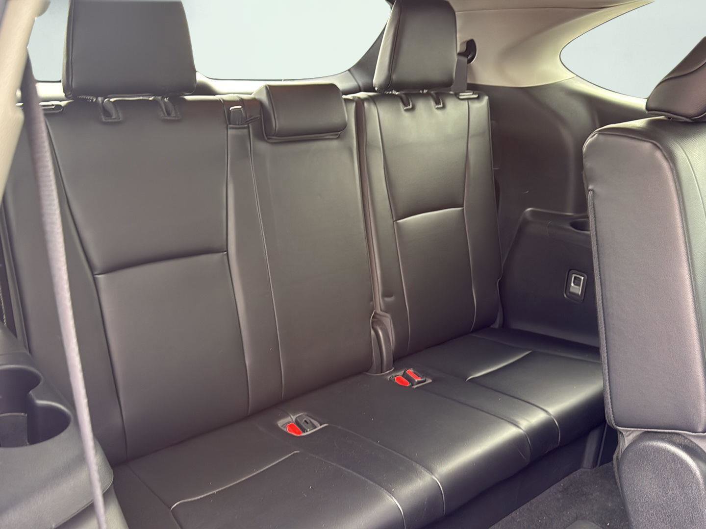 Used 2021 Toyota Highlander XLE image 28