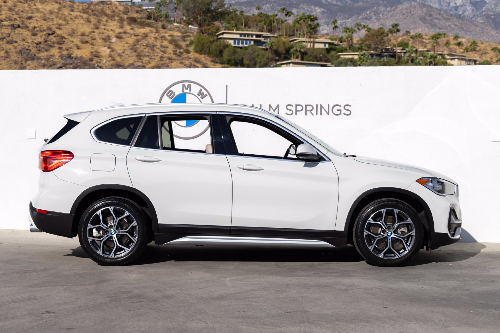 Used 2021 BMW X1 xDrive28i AWD/4WD image 6