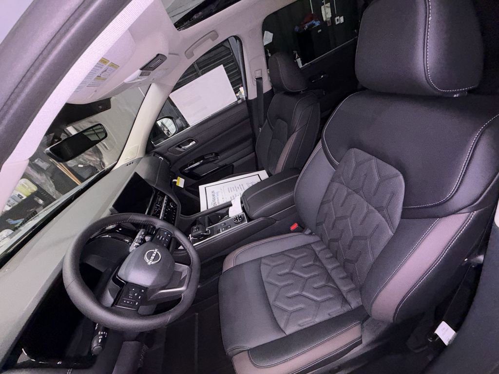 New 2026 Nissan Pathfinder Platinum image 11