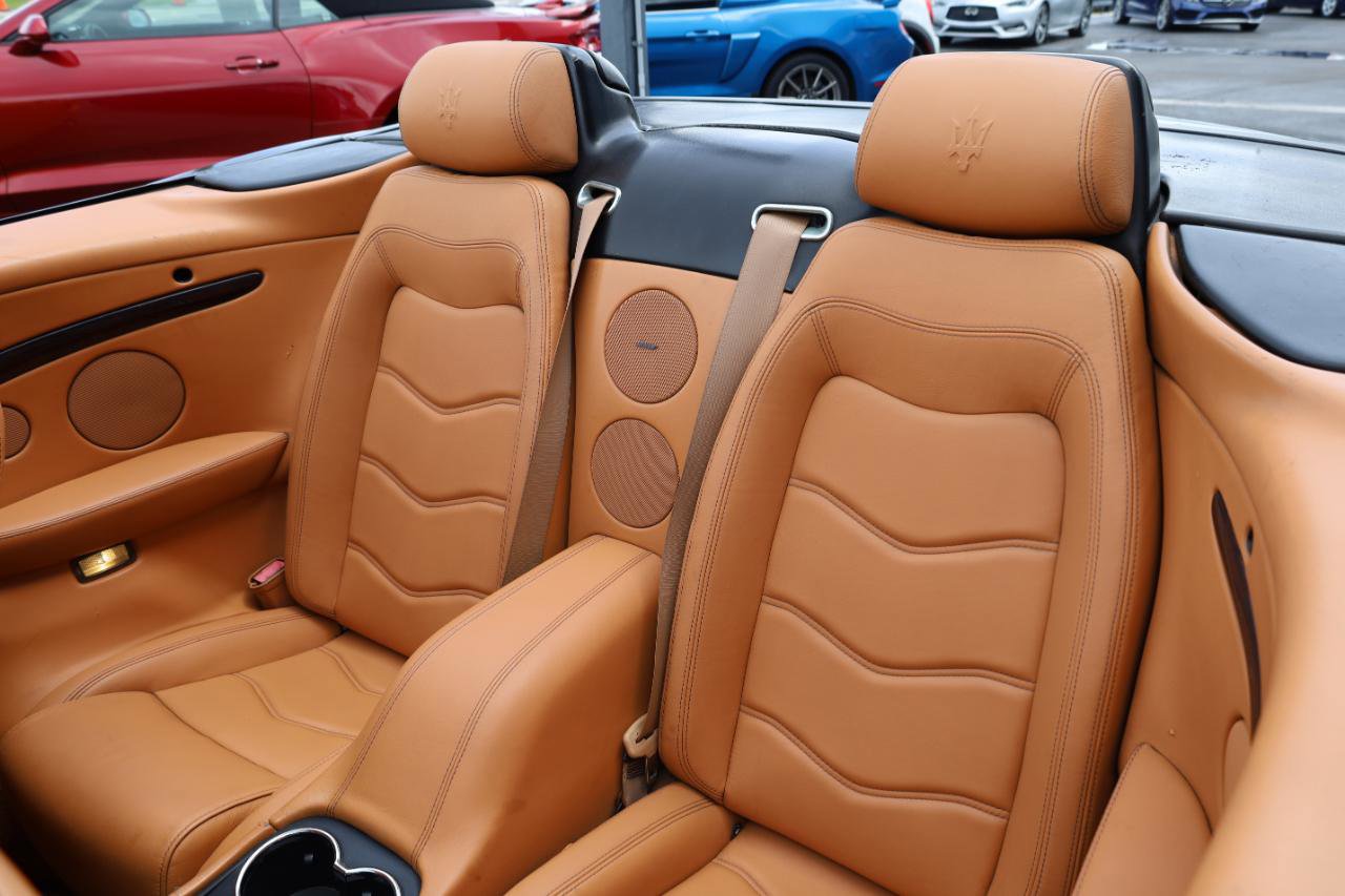 Used 2015 Maserati GranTurismo Convertible RWD image 13
