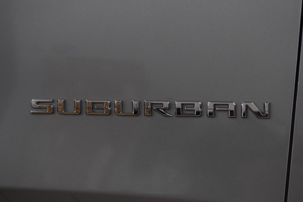 Used 2024 Chevrolet Suburban High Country AWD/4WD image 16