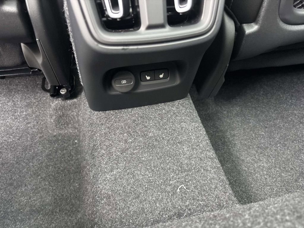 New 2026 Volvo XC40 B5 Plus w/ Protection Package Premier image 32