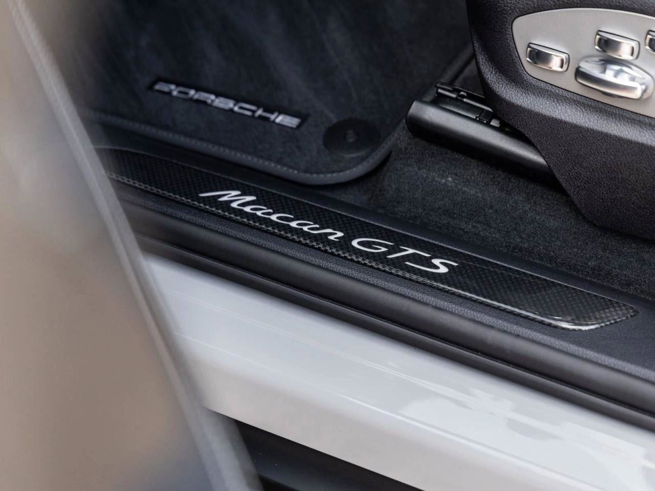 New 2026 Porsche Macan GTS image 74