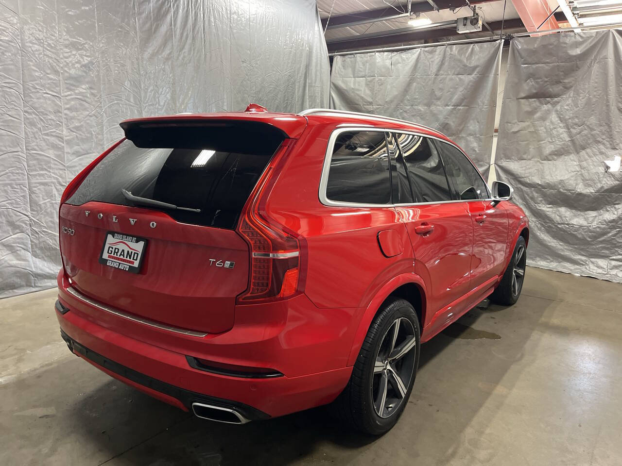 Used 2016 Volvo XC90 T6 R-Design w/ Protection Package Plus AWD/4WD image 6