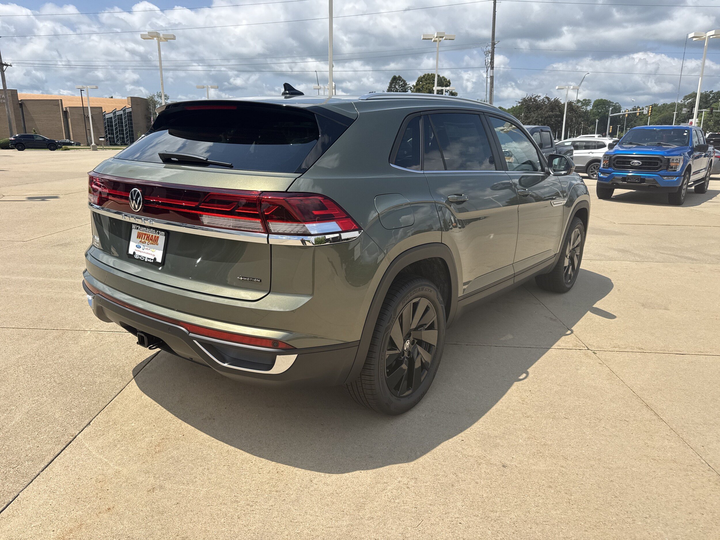 New 2026 Volkswagen Atlas Cross Sport SE AWD/4WD image 4