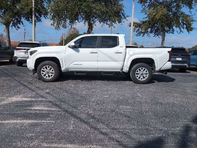 Used 2025 Toyota Tacoma SR5 image 3