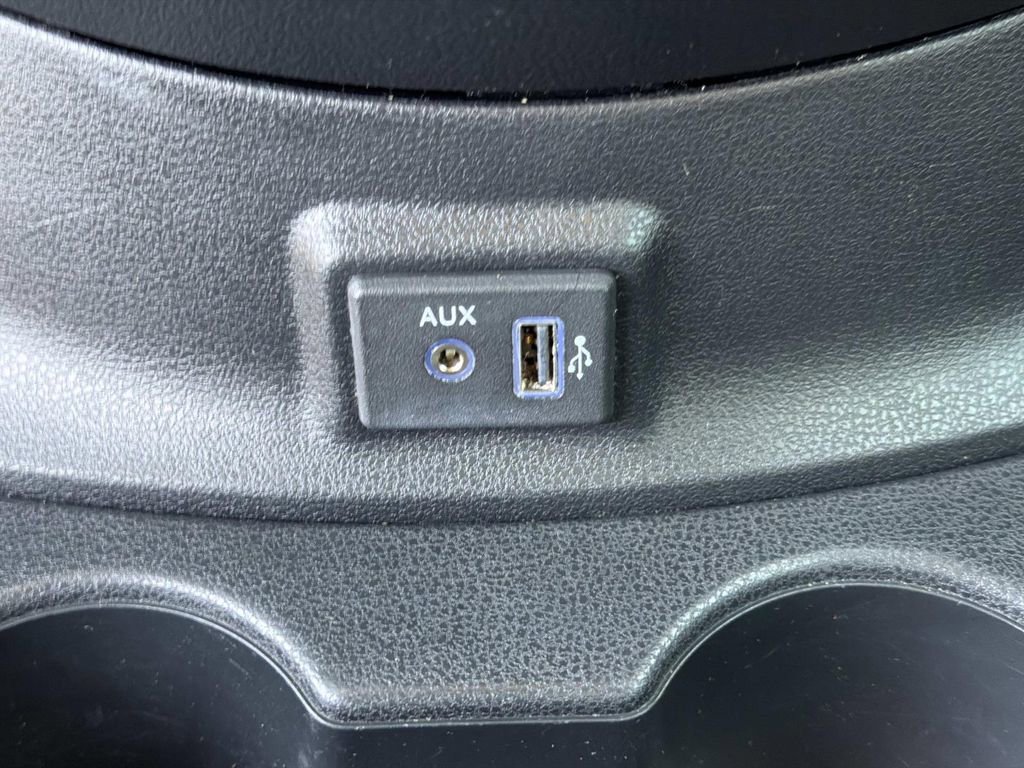 Used 2019 Nissan Versa SV image 30