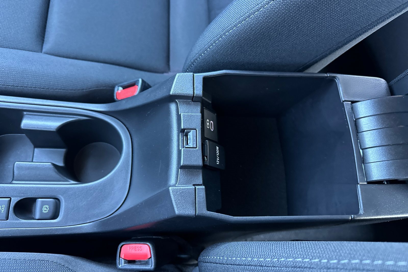 Used 2025 Toyota Corolla LE image 31