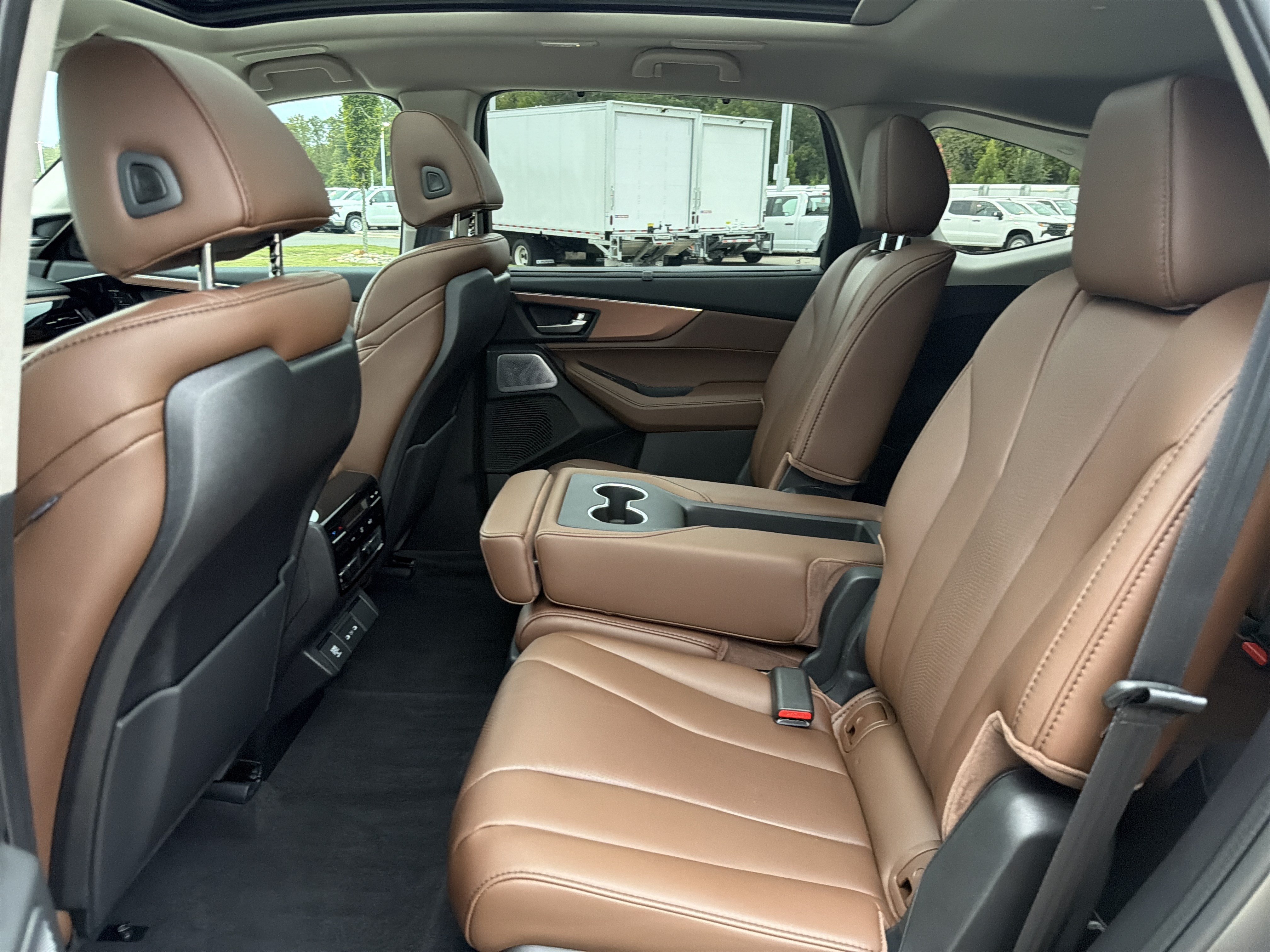 Certified 2026 Acura MDX w/ Technology Package FWD image 34