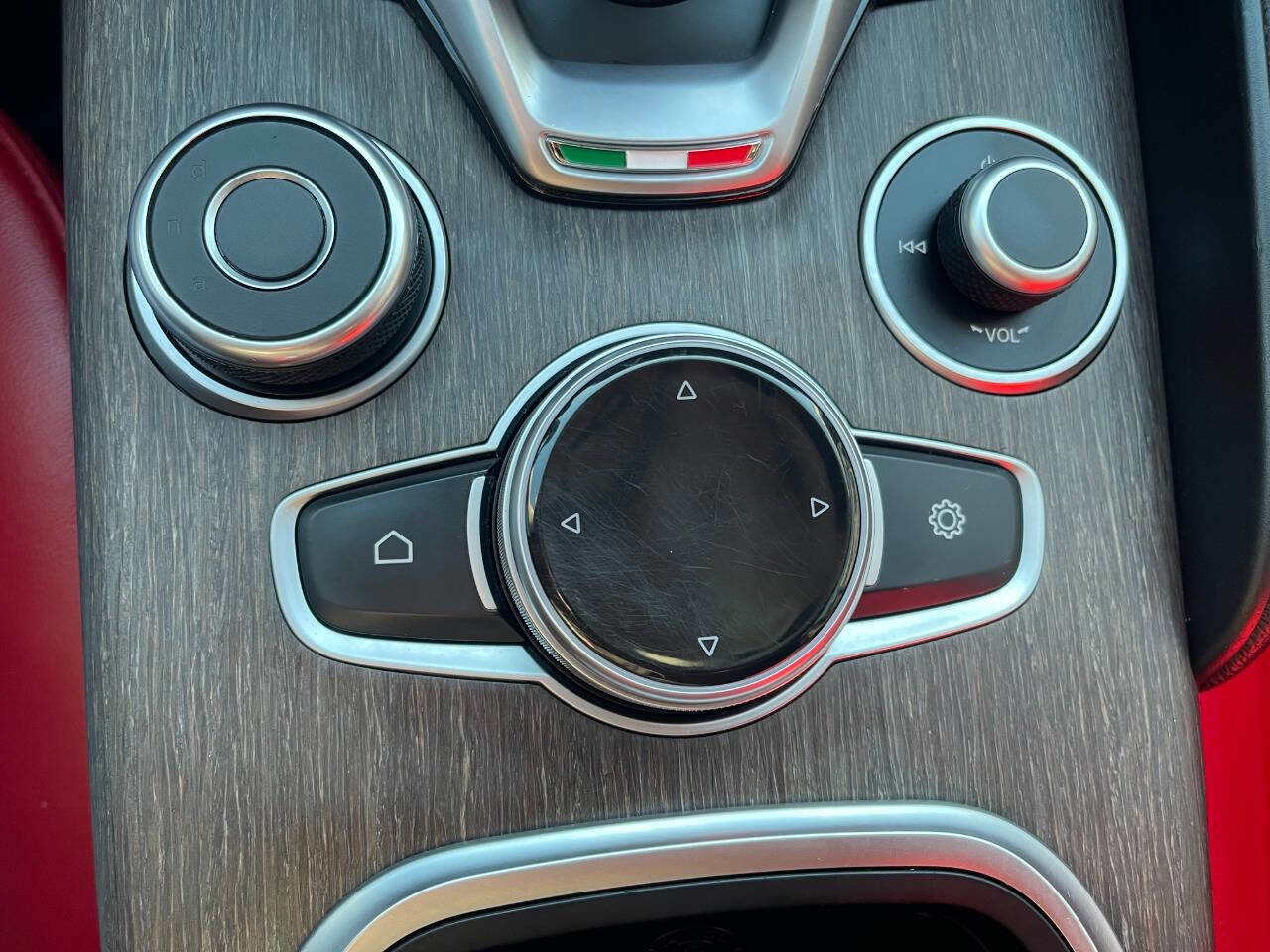 Used 2020 Alfa Romeo Giulia Ti image 37