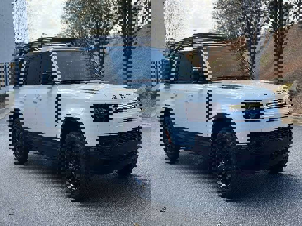 Used 2023 Land Rover Defender 130 S image 4
