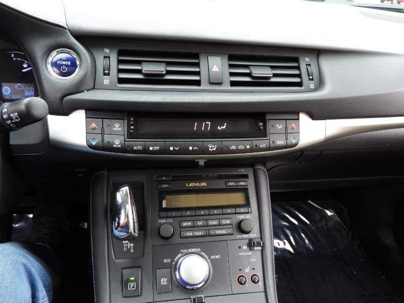 Used 2013 Lexus CT 200h w/ Premium Pkg w/Backup Camera image 40
