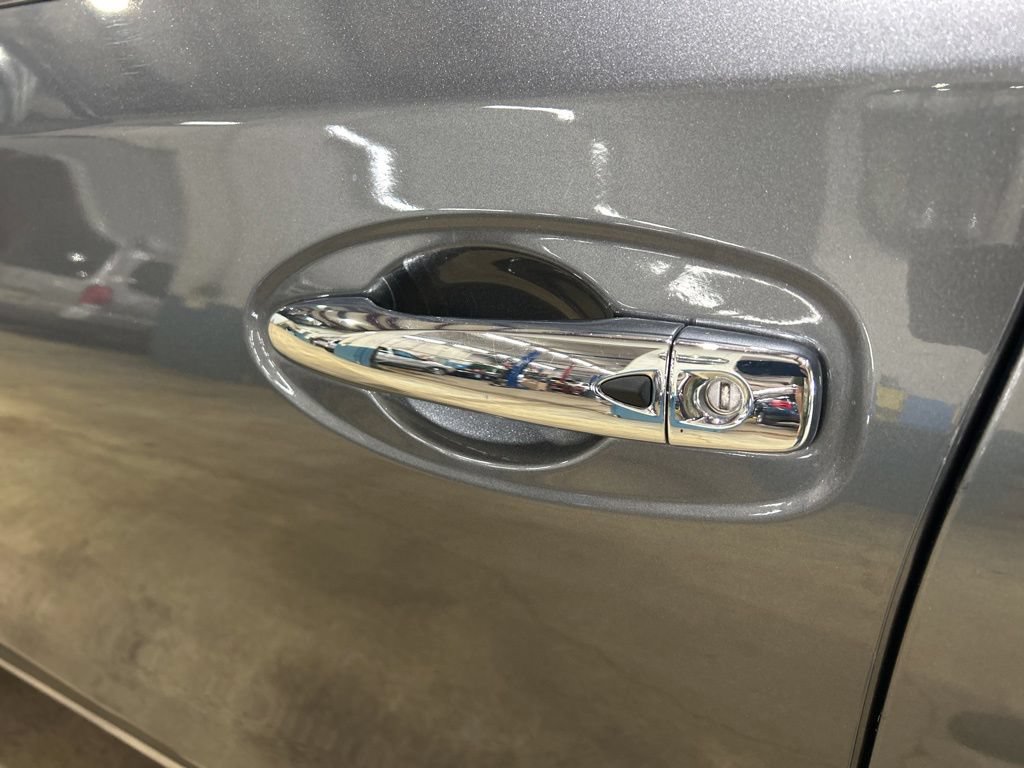 Used 2017 Nissan Rogue SL w/ SL Premium Package FWD image 19
