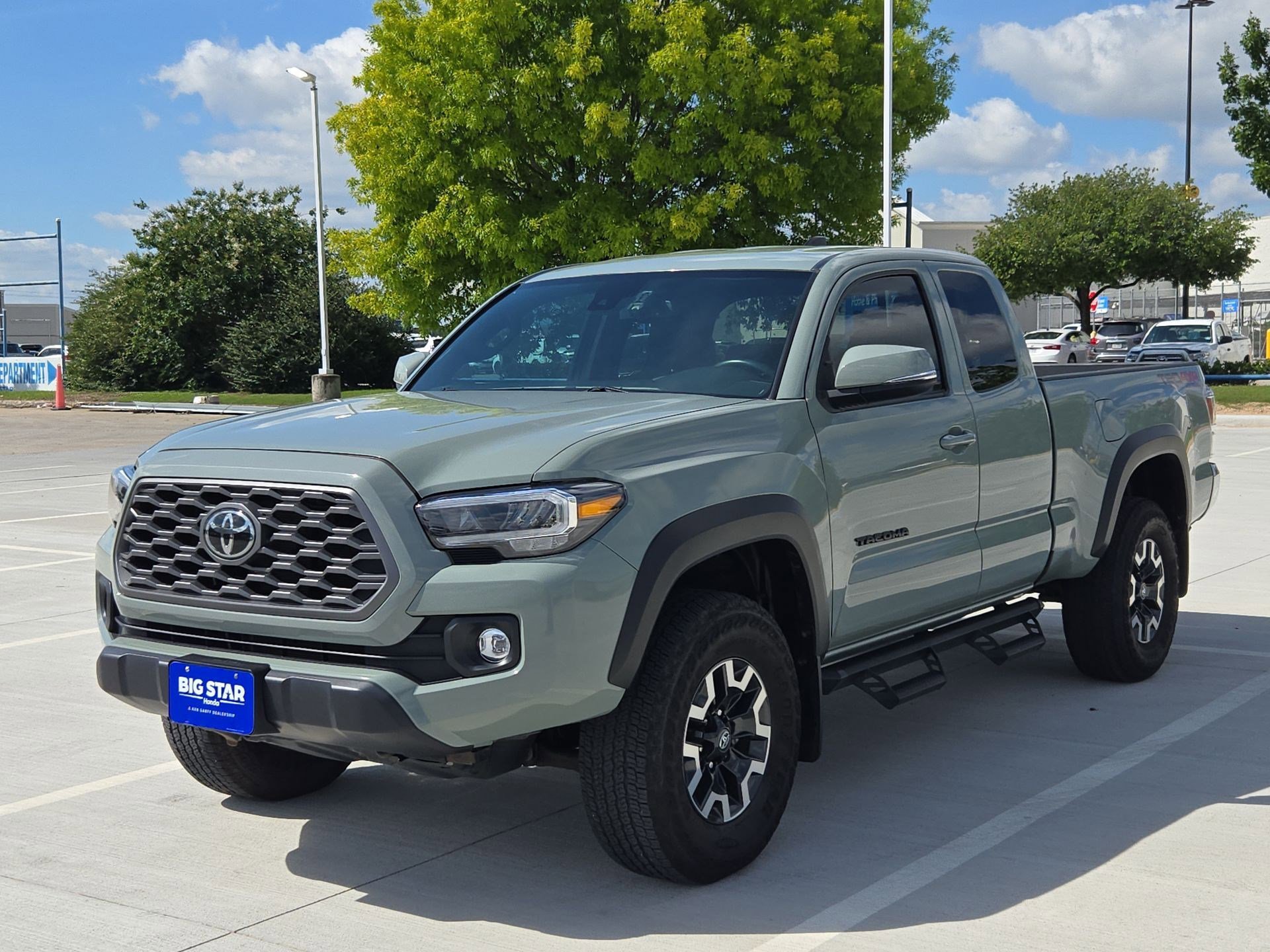 Used 2023 Toyota Tacoma TRD Off-Road AWD/4WD image 9