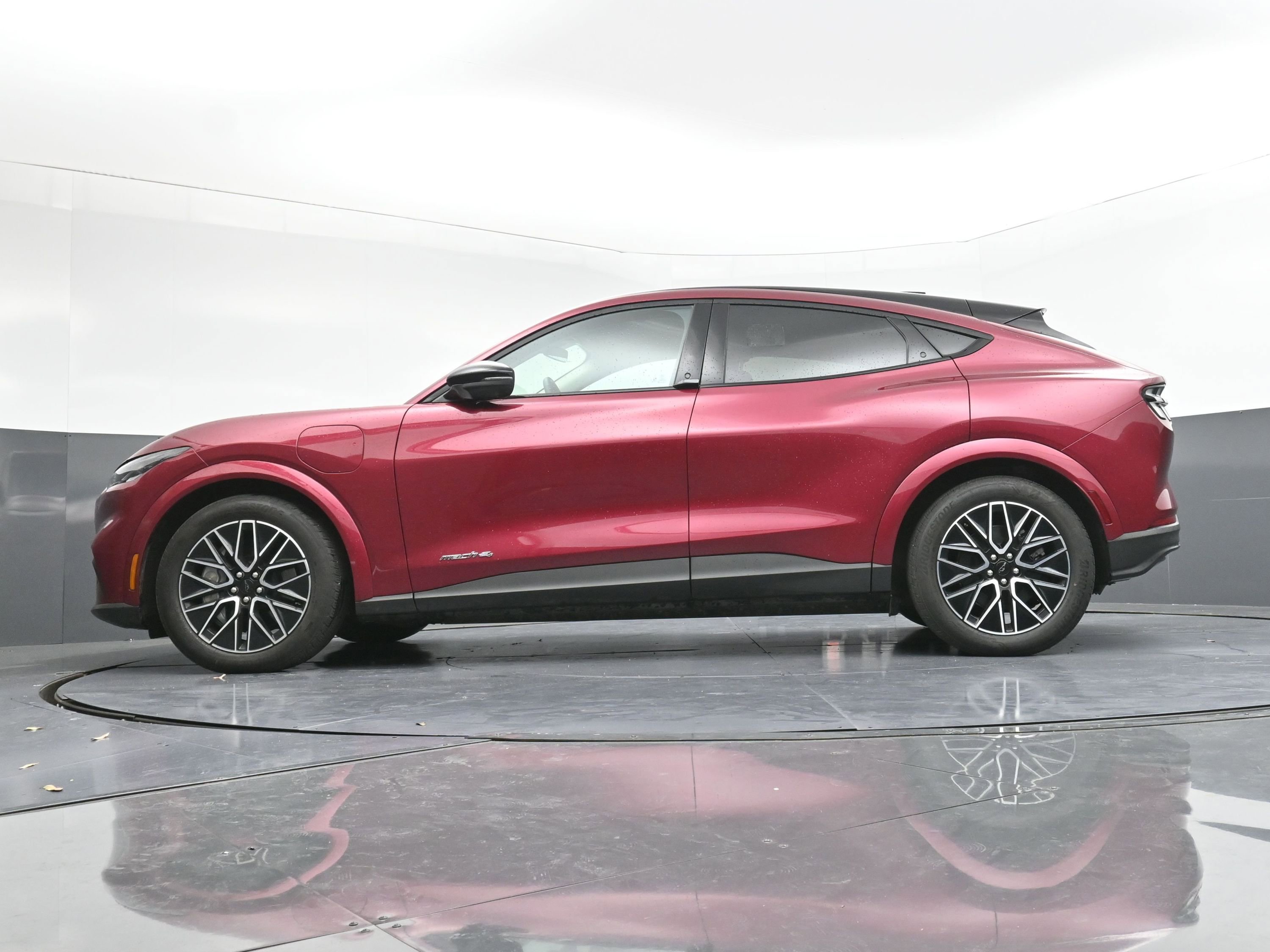 Used 2025 Ford Mustang Mach-E Premium image 29