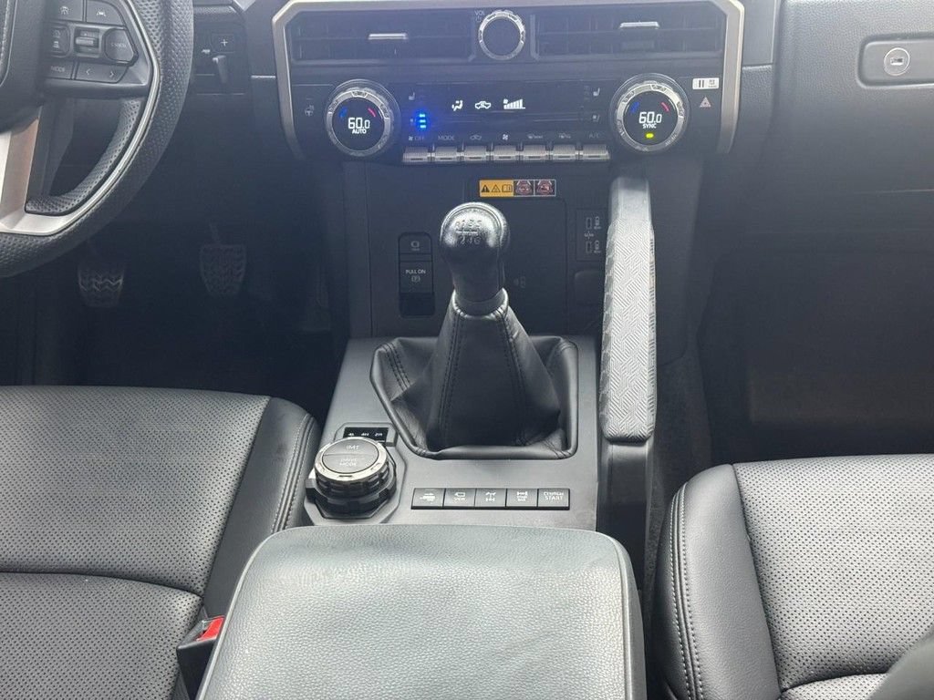 Used 2024 Toyota Tacoma TRD Off-Road w/ TRD Off Road Premium Package AWD/4WD image 19