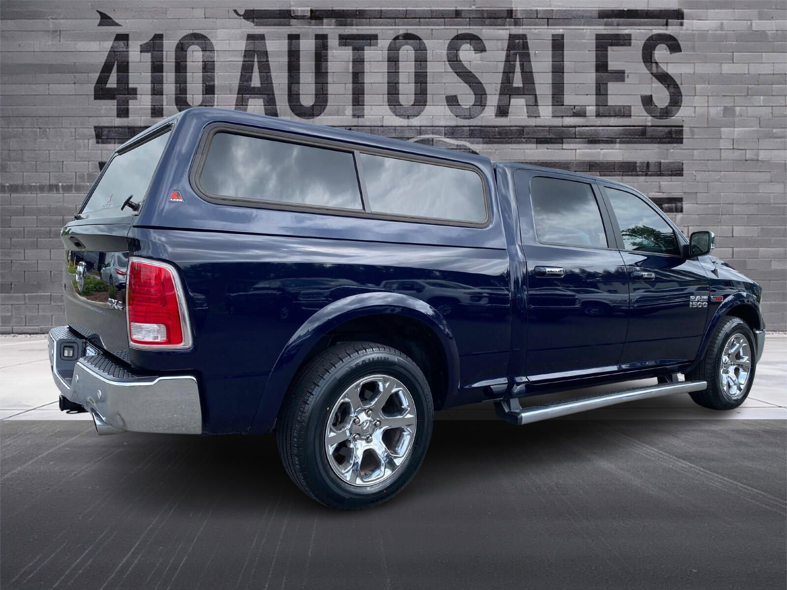 Used 2018 RAM 1500 Laramie w/ Convenience Group AWD/4WD image 6