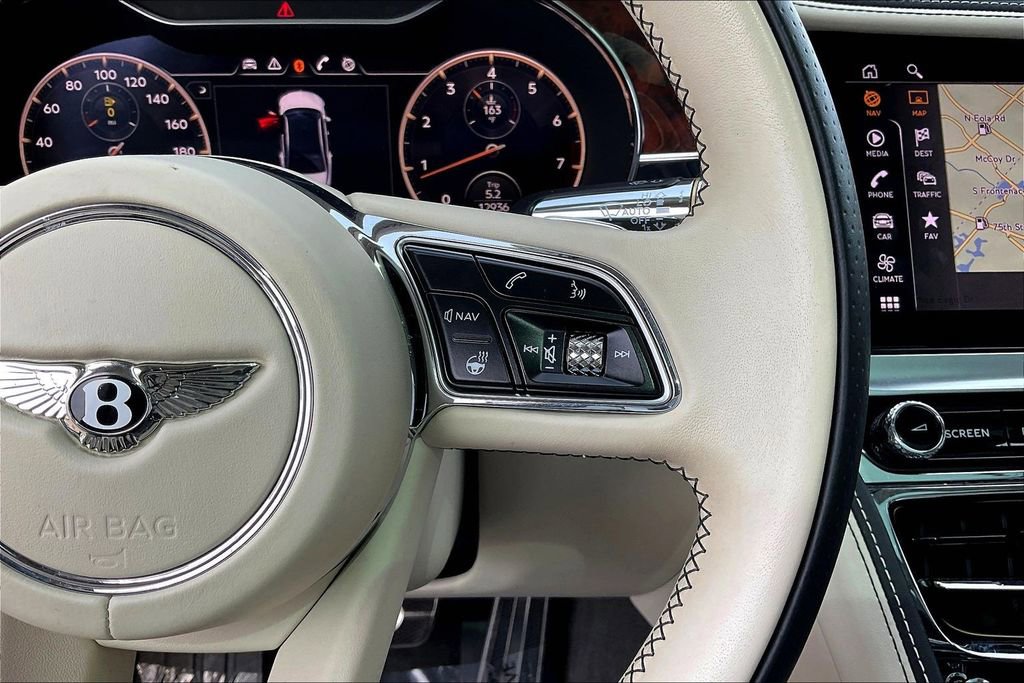 Used 2022 Bentley Flying Spur V8 image 12