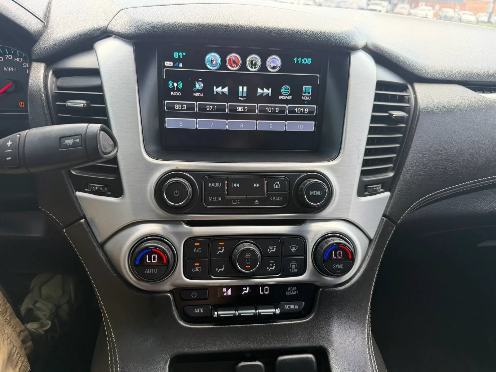 Used 2020 GMC Yukon SLE w/ SLE Value Package RWD image 32