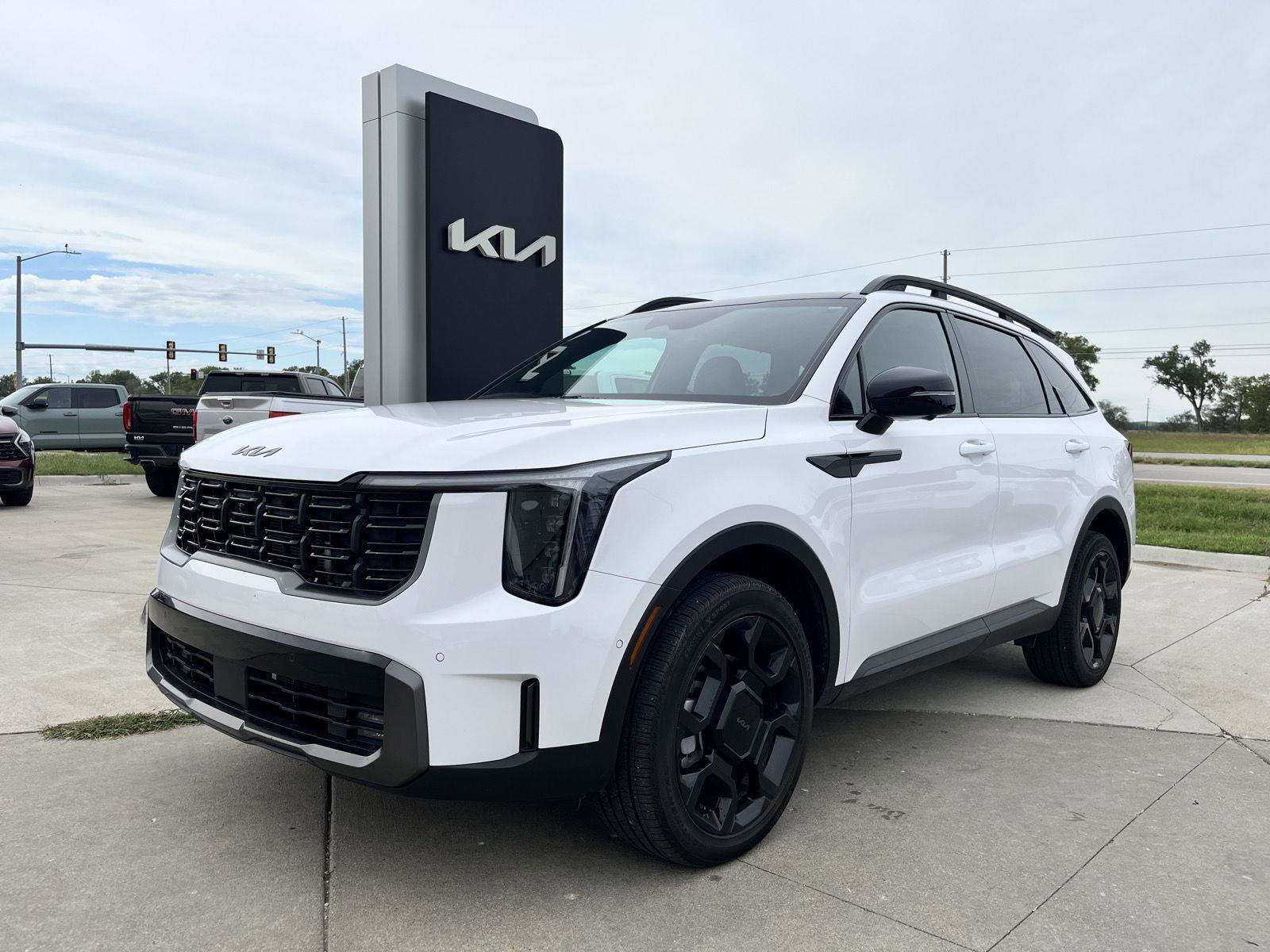 Certified 2025 Kia Sorento SX Prestige w/ Sage Leather Package image 1