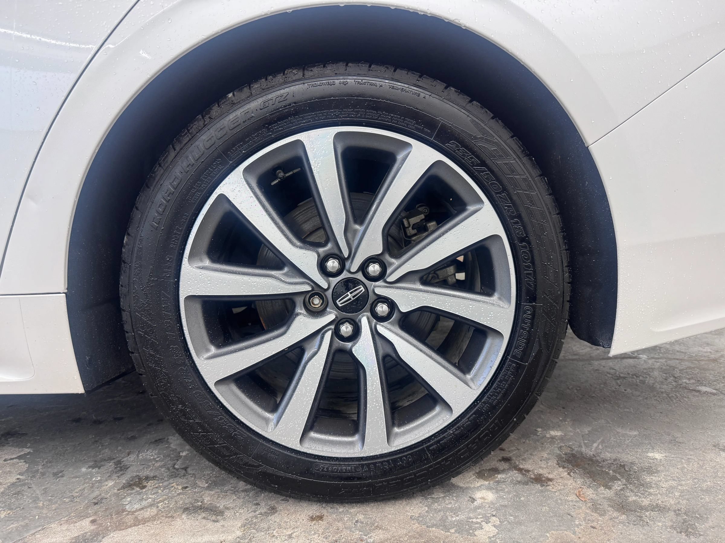 Used 2017 Lincoln Continental Premiere FWD image 14